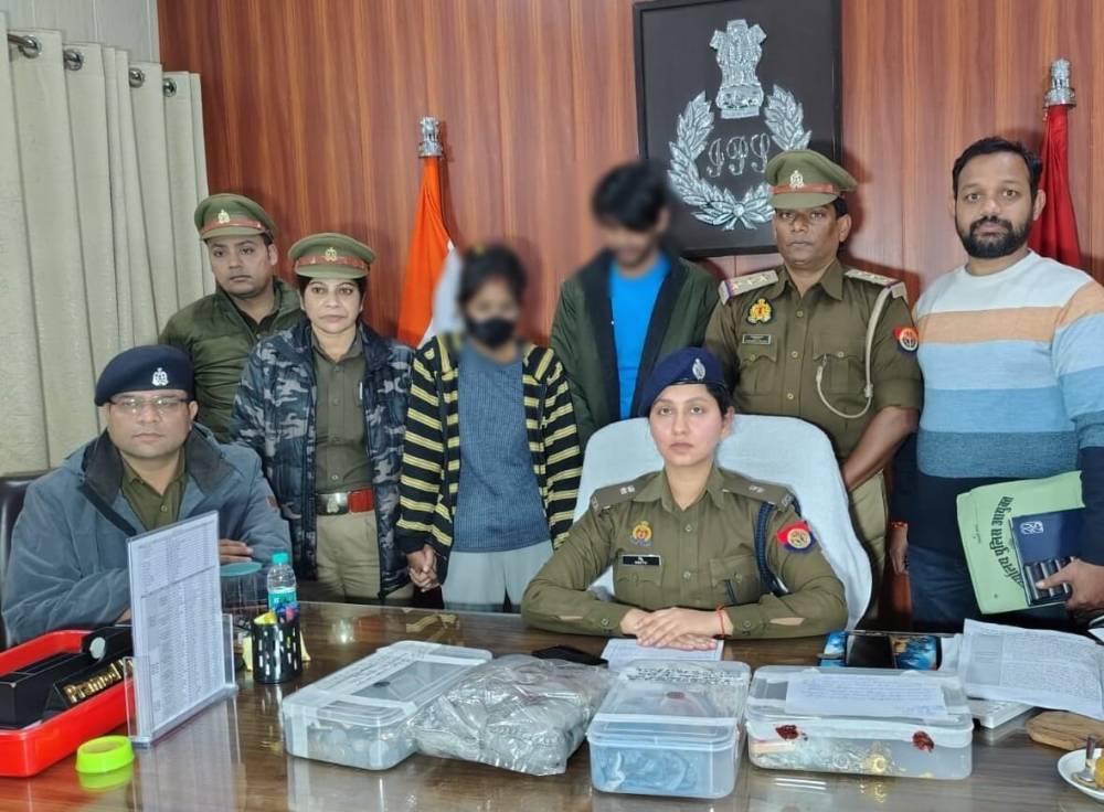 बी.एल.ओ.अनुपमा की हत्या में एक नव विवाहित जोड़ा गिरफ्तार  पैकेट दूध विक्रेता शैलेश की तहरीर पर दर्ज हुआ था हत्या का मुकदमा